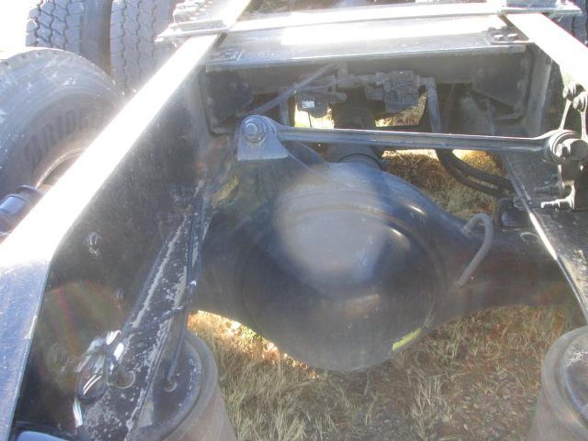 Used 2021 VOLVO VNR64T300