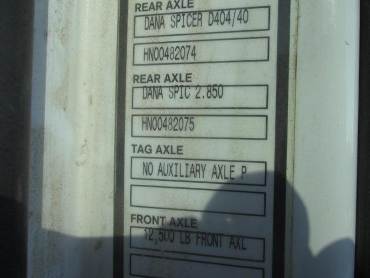 Used 2001 VOLVO VNL64T610