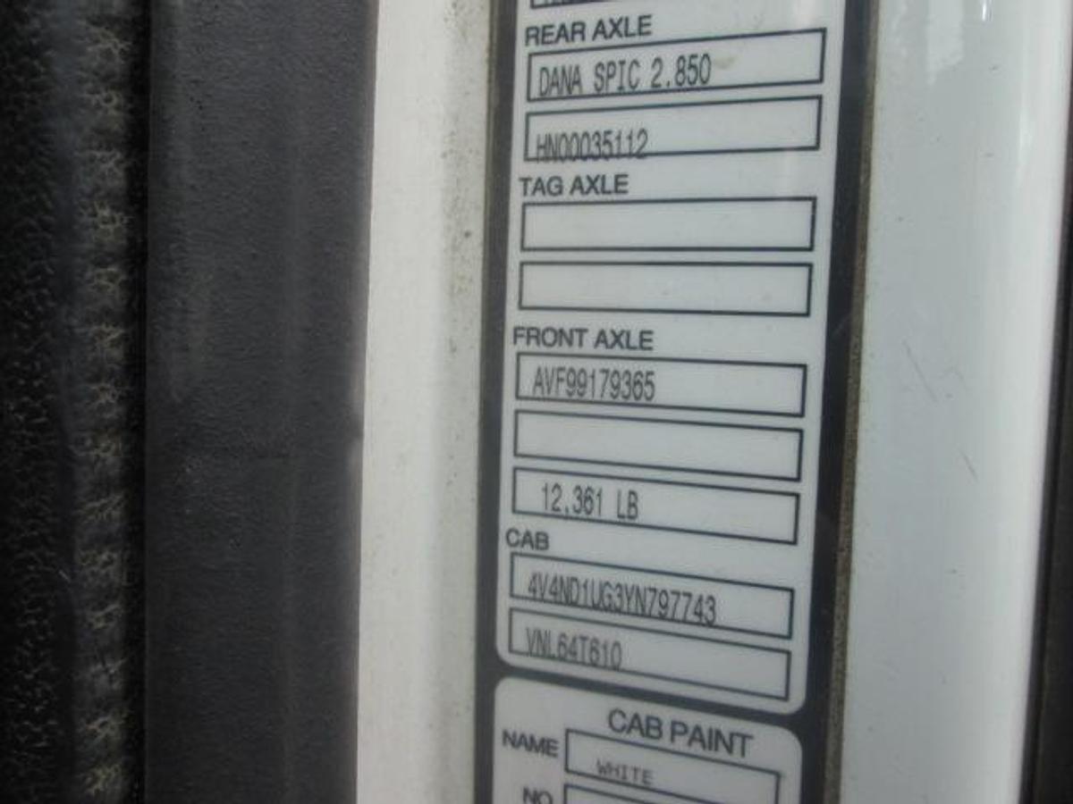 Used 2000 VOLVO VNL64T610