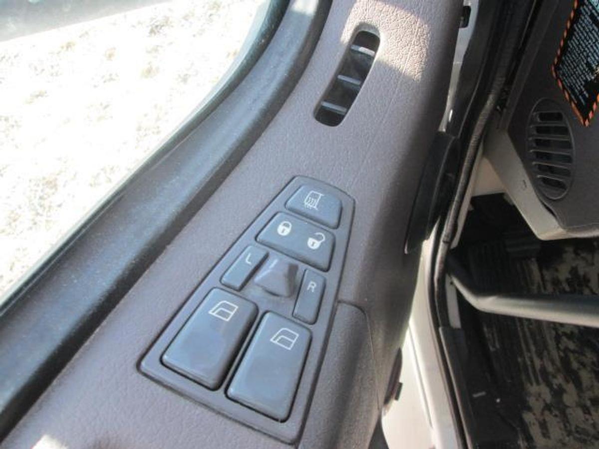 Used 2015 VOLVO VNL64T300