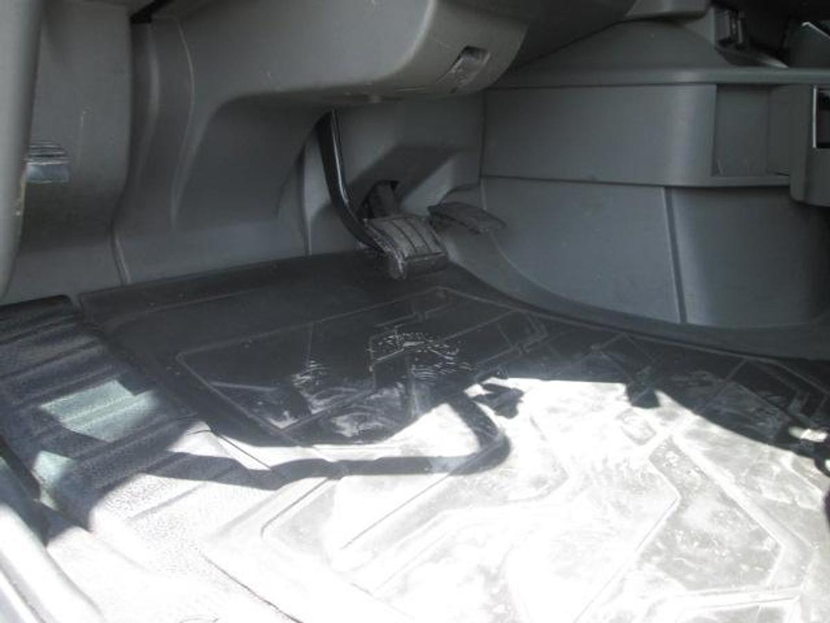 Used 2021 VOLVO VNR64T300