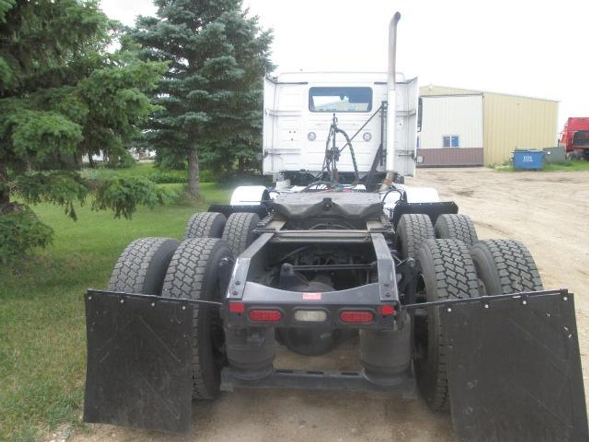 Used 2021 VOLVO VNR64T300