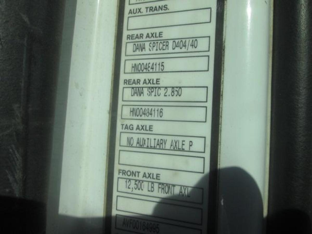 Used 2001 VOLVO VNL64T610