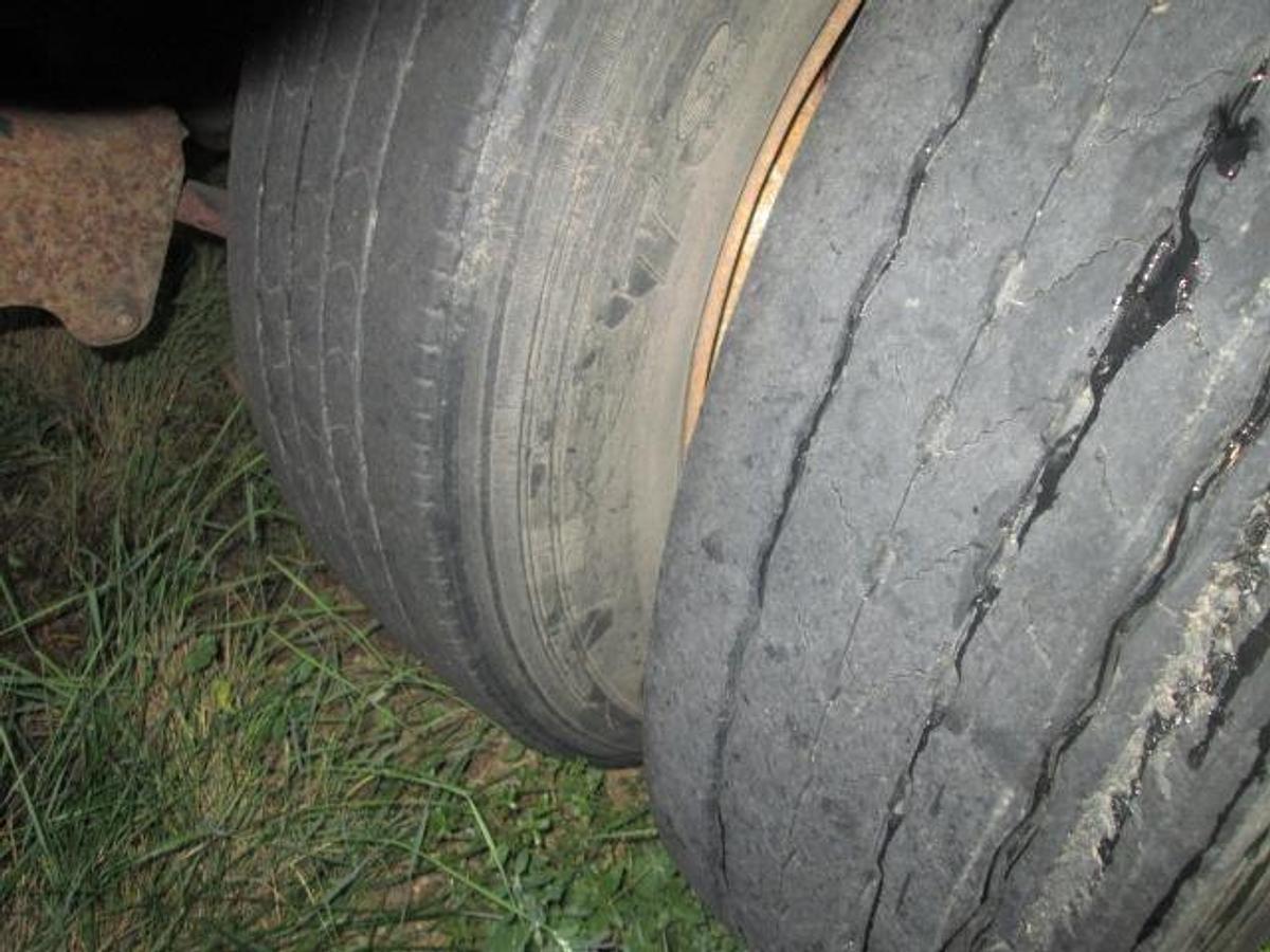 Used 2007 WADE STEPDECK