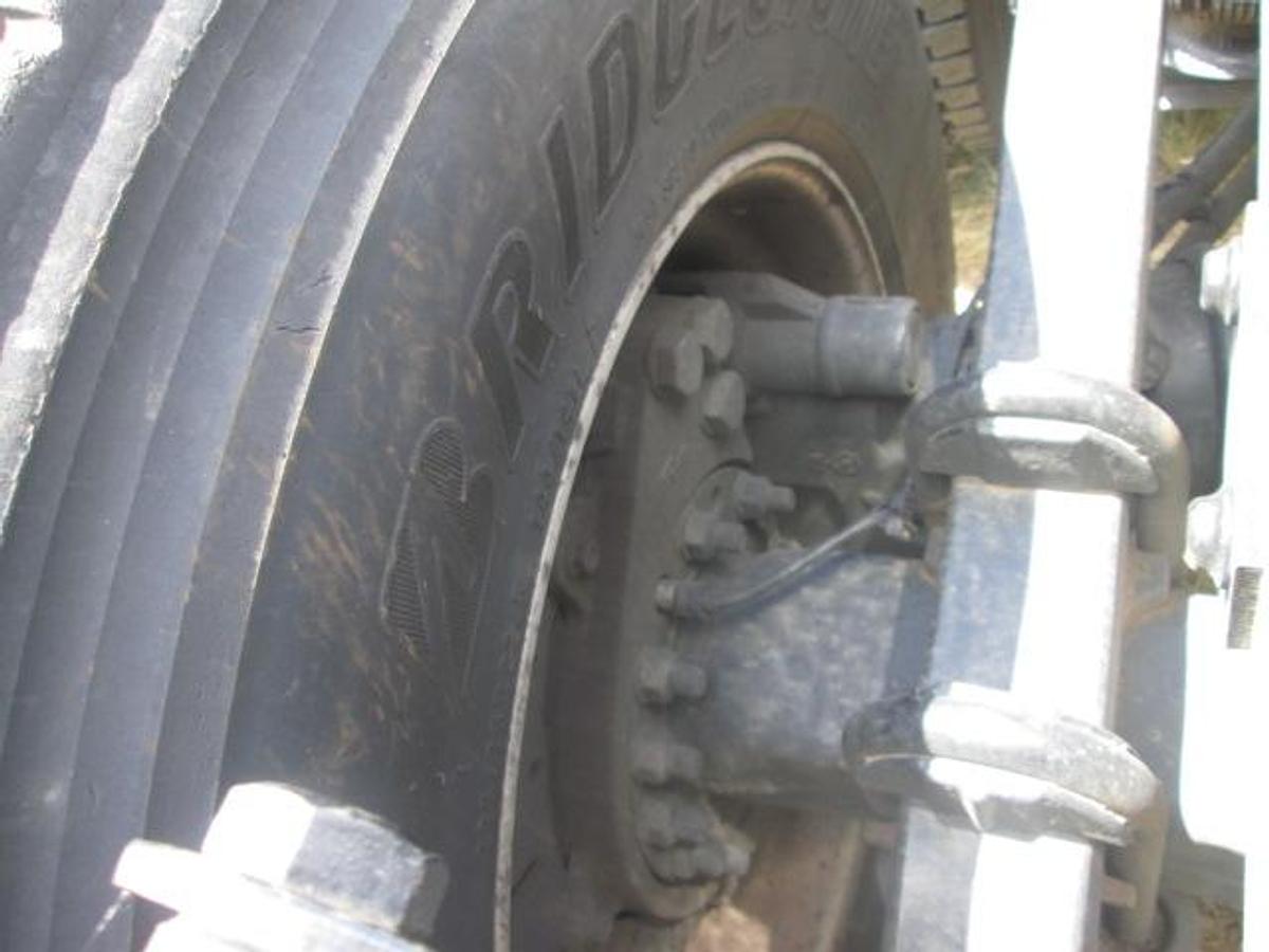 Used 2021 VOLVO VNR64T300