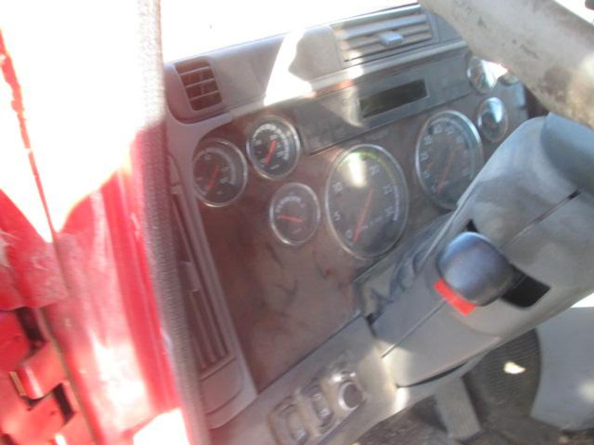 Used 2003 FREIGHTLINER CENTURY 120