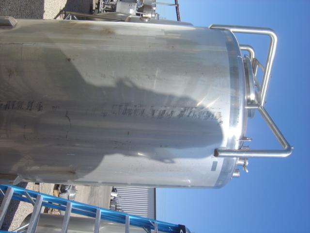 Refurbished 600 GALLON MIX TANK WITH DUAL TOP MANWAYS