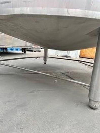 Used Tank, 2,000 Gallon, S/st, APV, 7' X 6'6", Jkt #S744183