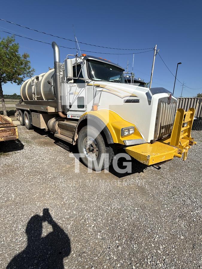 Used 2009 KENWORTH T800