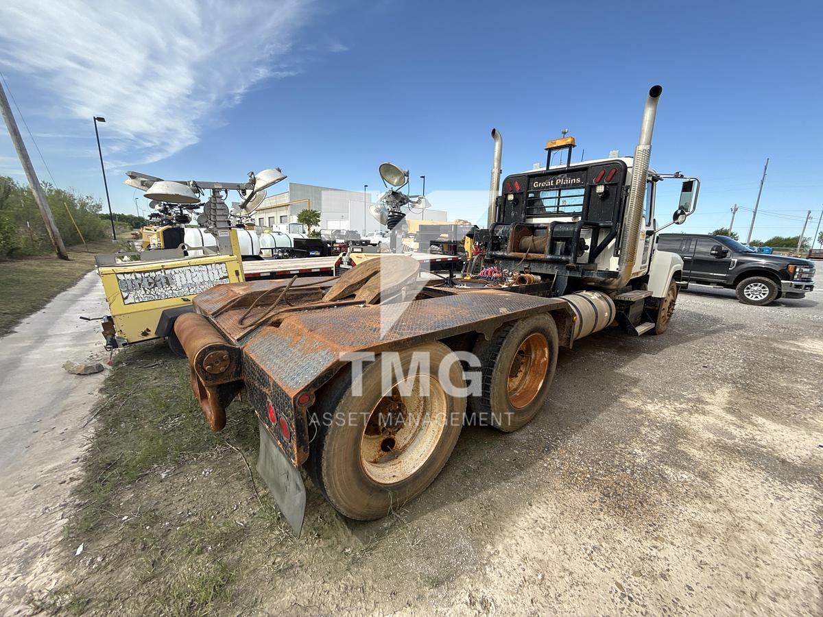 Used 2010 MACK CHU613