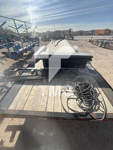 Used 2015 PJ Tri-Axle gooseneck trailer
