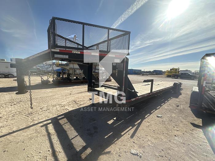 Used 2013 Gooseneck Flatbed