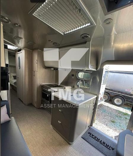 2022 Airstream Globetrotter 27FB Twin