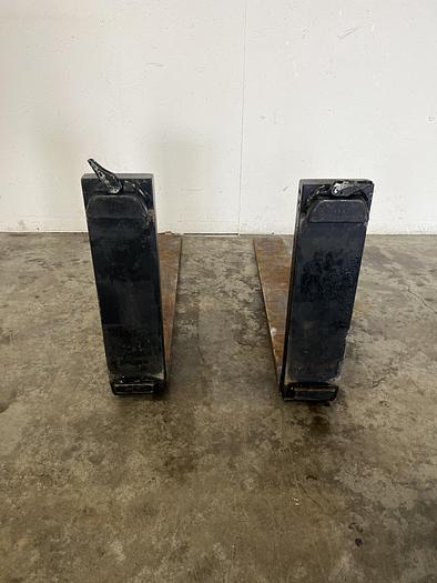 Used Kenhar  K-526 Forklift Forks 37 1/2" x 21 3/8" x 1.5"