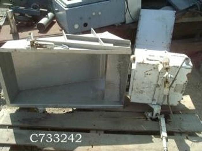Used Feeder, Vibratory, Pan, Syntron, 14" x 27", S/st #C733242