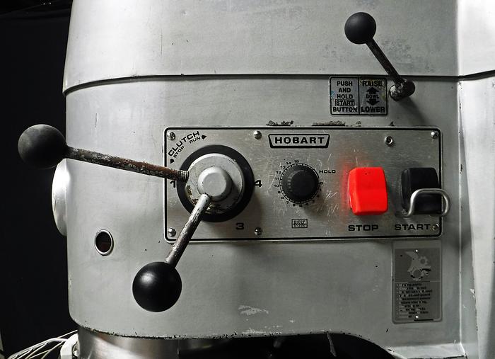 Used USED HOBART® 140-QUART MIXER WITH BOWL GUARD, MODEL V-1401