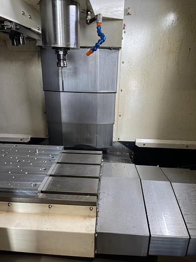 Used 2015 HYUNDAI WIA F400 CNC Vertical Machining Center (2 Available) F400