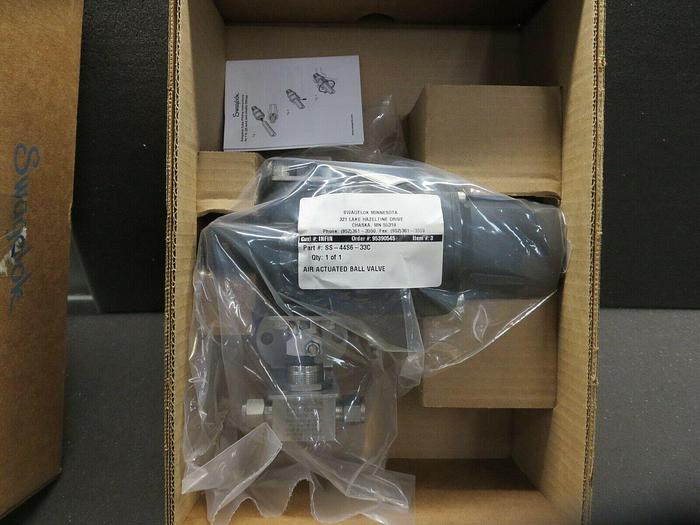 Swagelok, SS-44S6-33C, Ball Valve, Pneumatic Actuated, 3/8 In Tube,New,Open Box