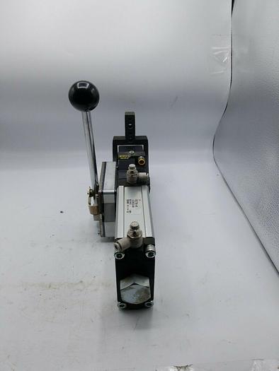 SMC CKZT63-90-DCN020AN POWER CLAMP CLAMPING CYLINDER