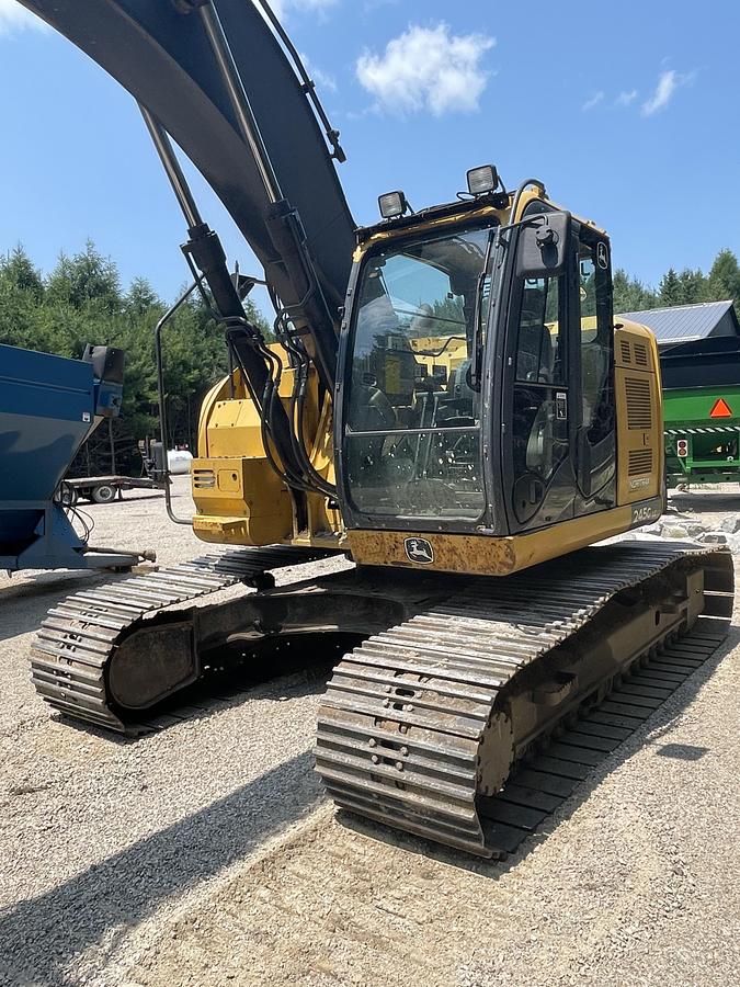 Used 2015 John Deere 245G LC