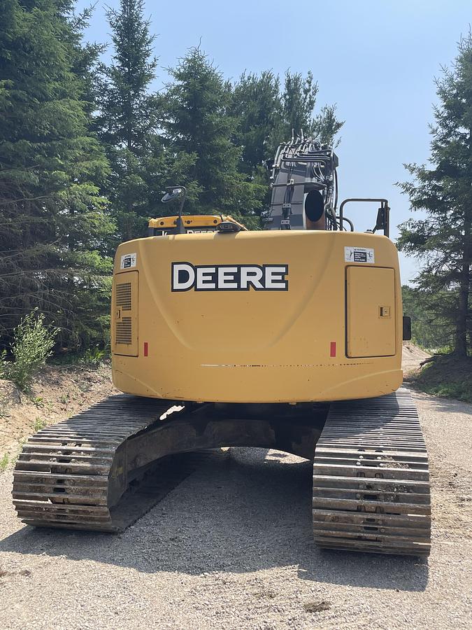 Used 2015 John Deere 245G LC