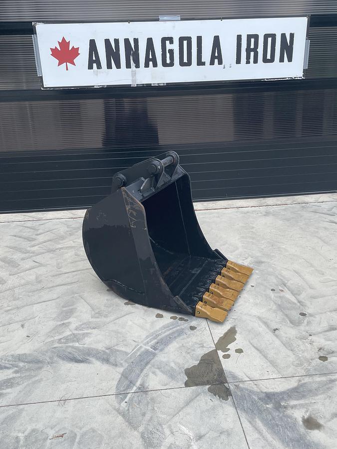 2025 ANNAGOLA 8T 30 IN Dig Bucket - Spade Tooth