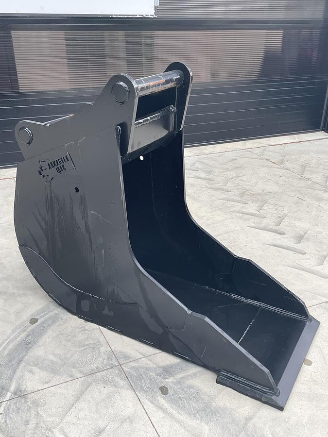 2025 ANNAGOLA S70 24IN CABLE DIG BUCKET