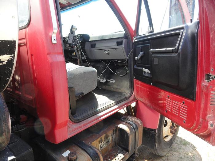Used 1996 FORD F800