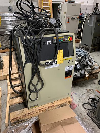 Refurbished FANUC R2000iA/200FO 200KG X 2650MM 6 AXIS CNC ROBOT W/RJ3IB CONTROLS