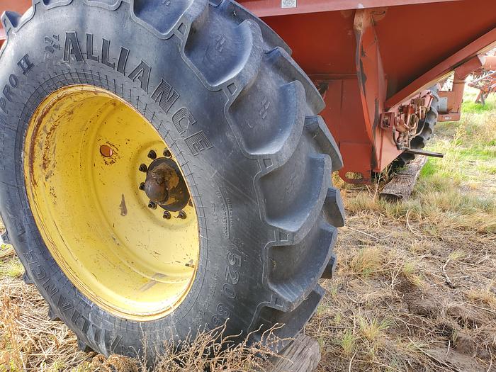 Used A&L 650T Grain Cart