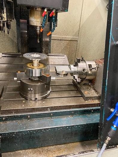 Utilisé Centre d’usinage vertical Feeler FV-600