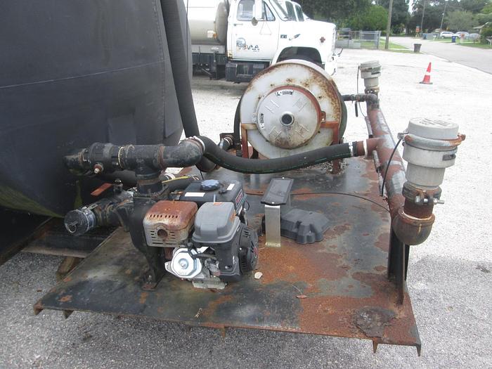 Used 3000 Gallon Poly Tank with Spray Rig