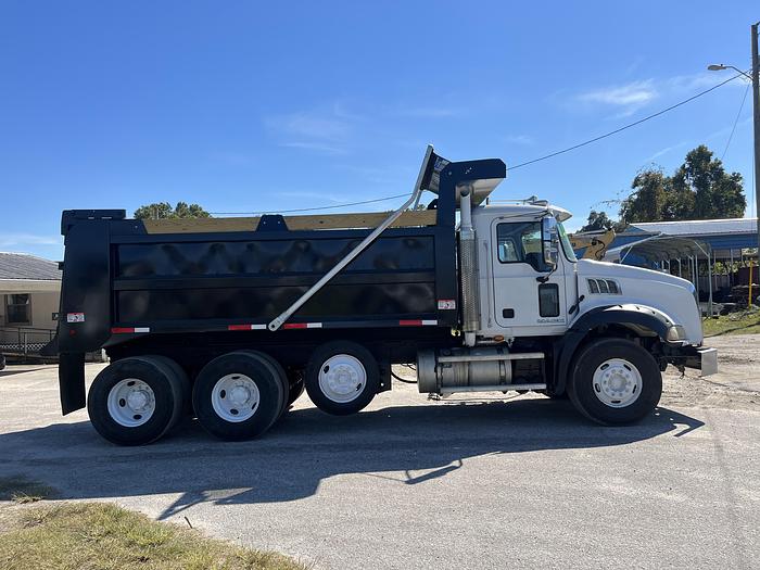 Used 2007 MACK CTP713 Granite Tri-Axle Dump Truck #5607
