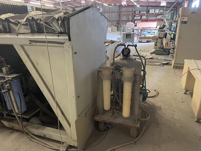 Used 2004 FLOW Integrated Flying Bridge CNC Waterjet