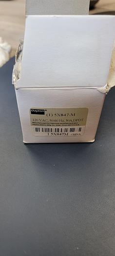 DAYTON POWER RELAY 5X847-M 120VAC 50/60Hz 30A (111)