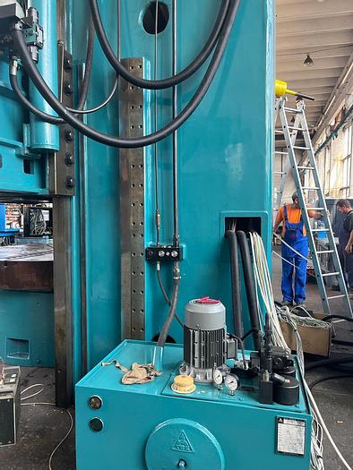 Used Lathe Vertical Turning CNC Tos Hulin 1L532