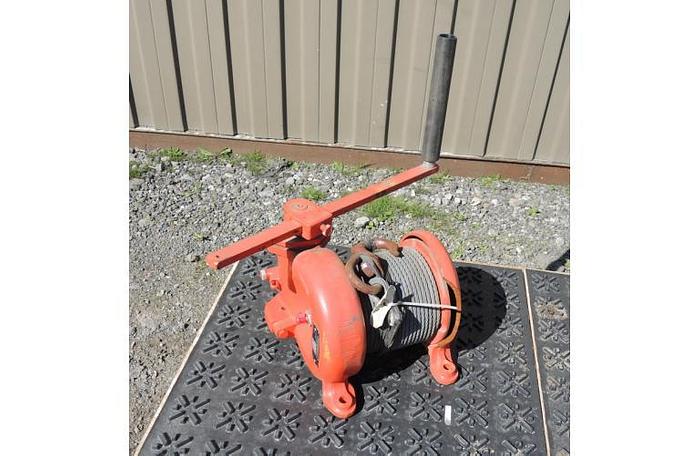 Used USED WINCH, CAPACITY: 1100 LBS