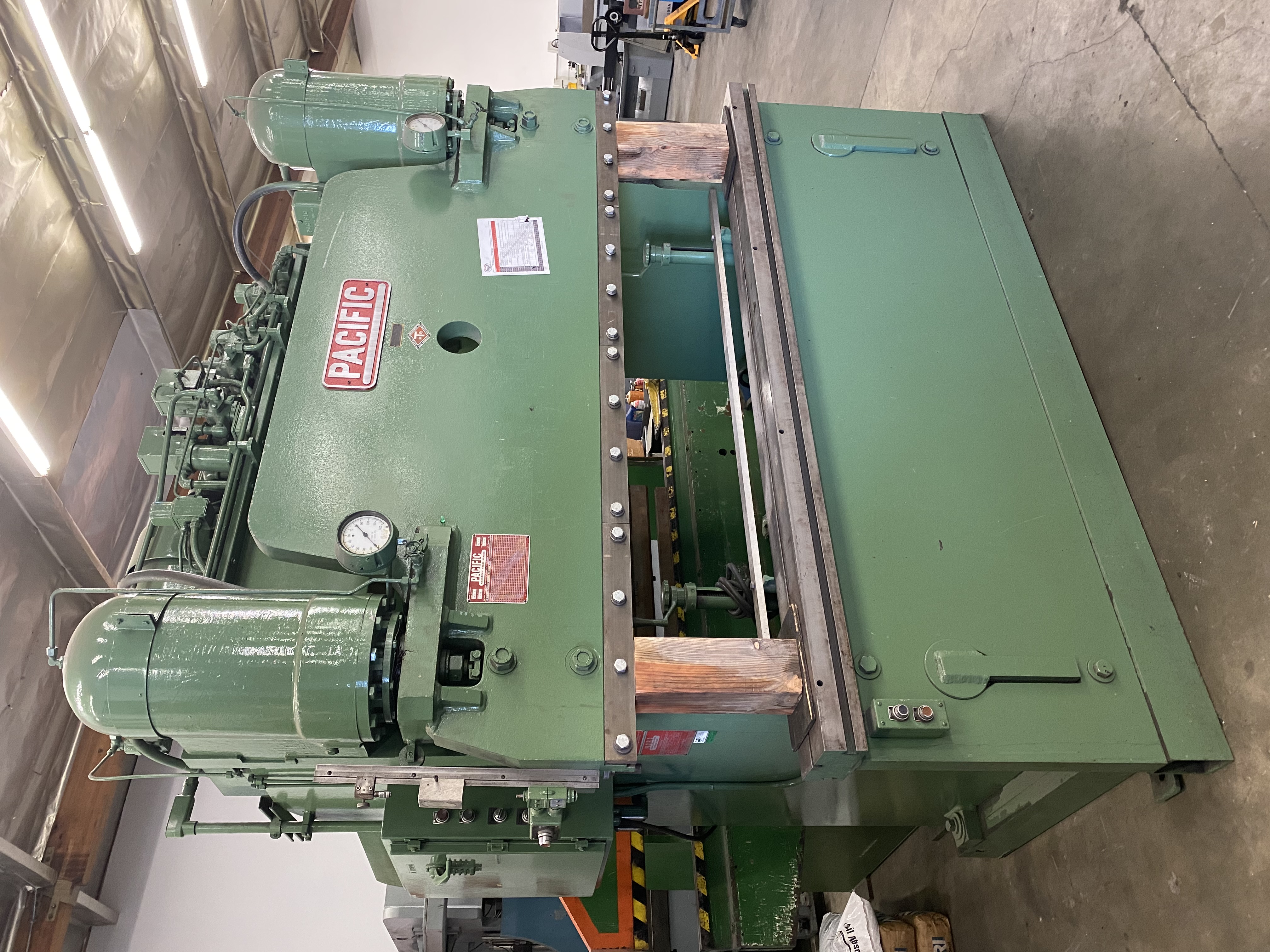 Used Pacific Model 150-8 Hydraulic Press Brake 150 ton x 8 ' Foot