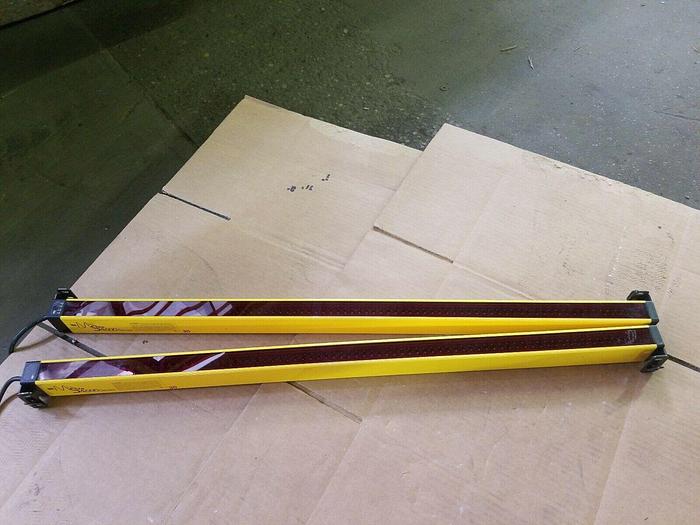 Used STI Light Curtain Transmitter MS46-30-870-Q1-X-SC. STI MS468R-30-870-Q1-R-NO-FN