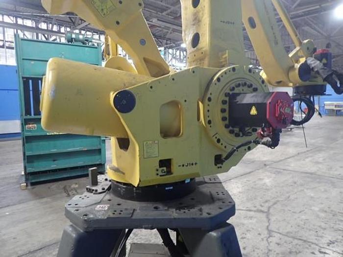 Used FANUC M41OiB/700 WITH R30iB CONTROL, CABLES & TEACH PENDANT