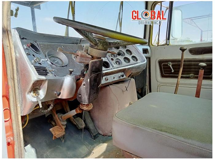 Used Item 0760 : 1976 Speedstar / Ford Water Well Drill Truck