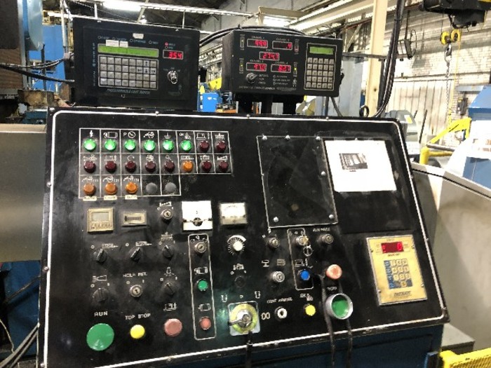 Used 550 ton Seyi 122"x61" Stamping Press