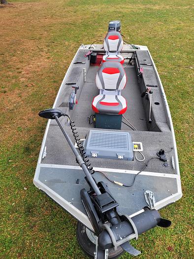 Used 1990 Bass Tracker PF16 Special