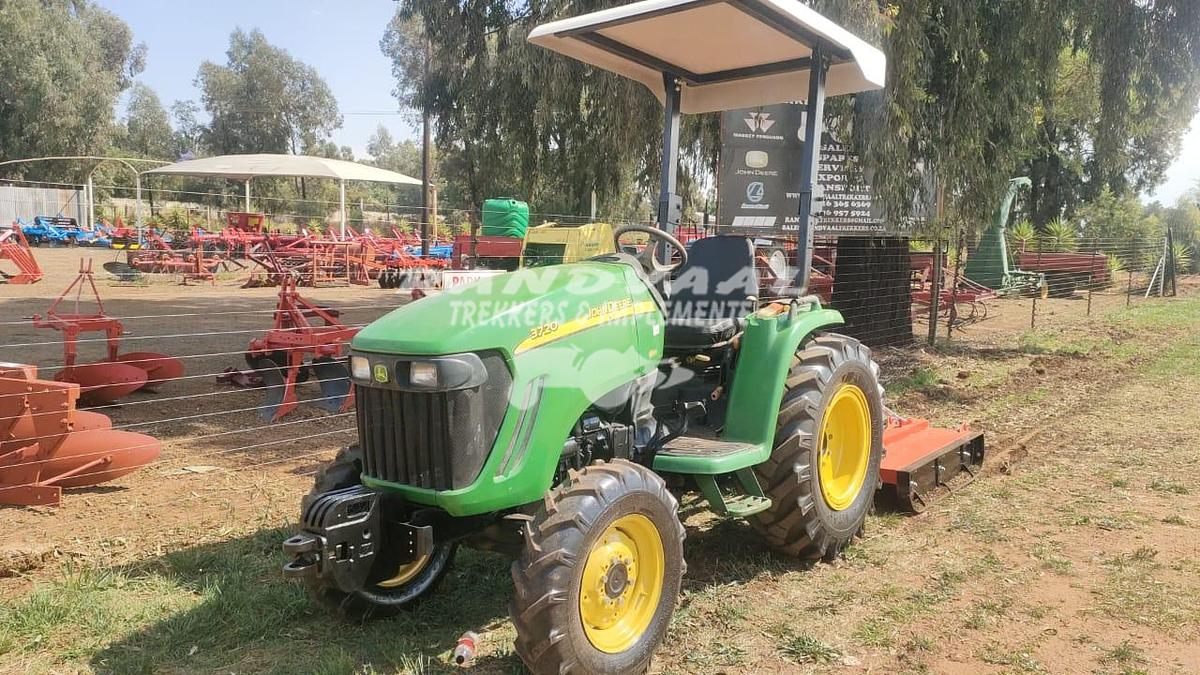 Used JOHN DEERE 3720 @ R149000 EXCL VAT
