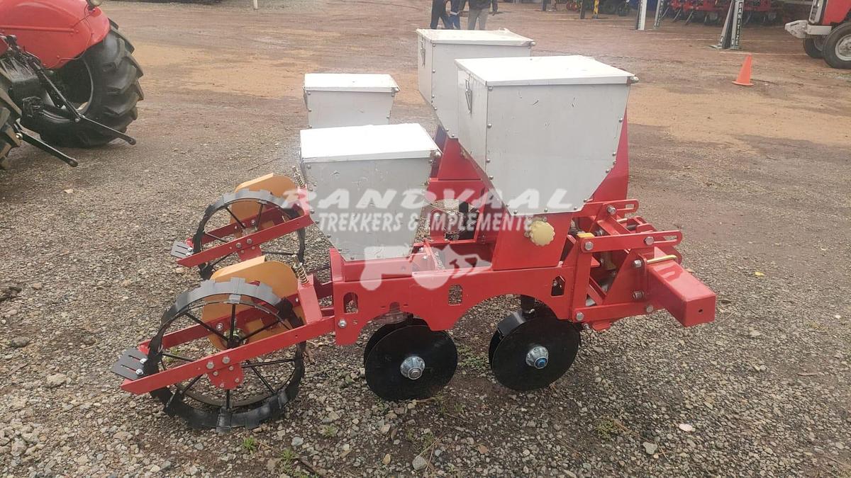 HEAVY DUTY 2 ROW MAIZE PLANTER @R59000 EXCL VAT