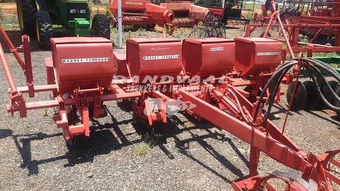 Refurbished 4 ROW PLANTER - R55000 EXCL VAT