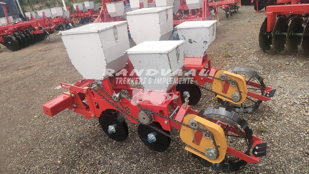 HEAVY DUTY 2 ROW MAIZE PLANTER @R59000 EXCL VAT