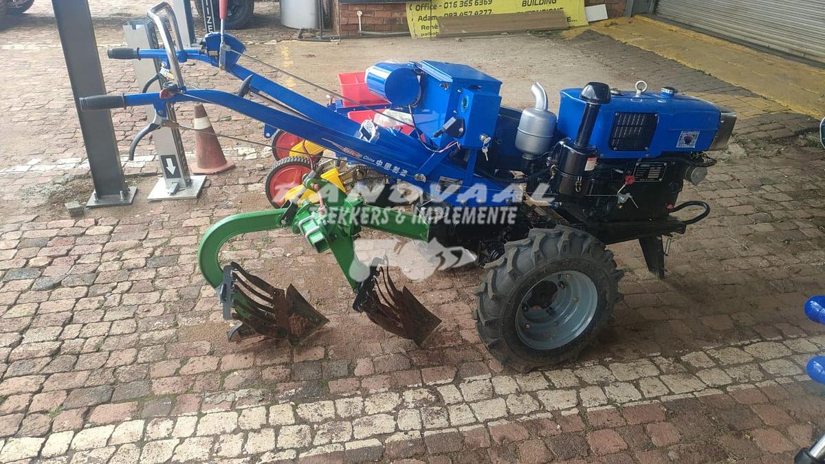 WALKBEHIND TRACTOR COMBO