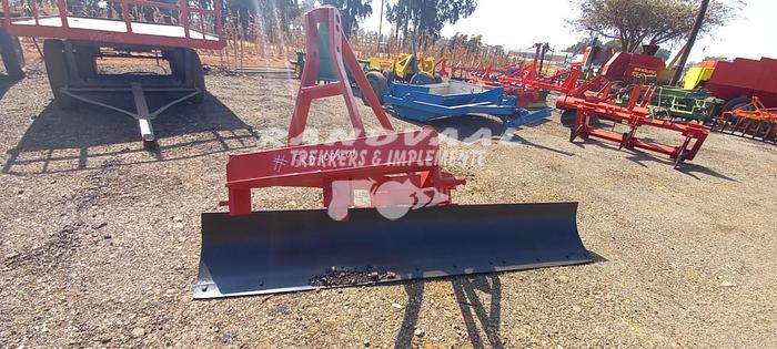 Used 2.1M Skaraper/Grader – R20000 Excl Vat