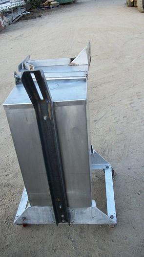 Used Tank, 50 Gallon, S/st, Rectangular, 24" x 21" x 21", OT/SB #S741582